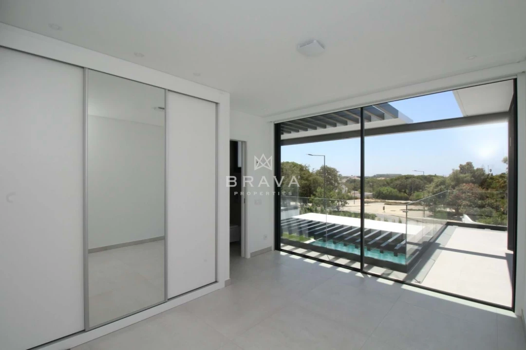 Moradia T4 para Venda em Albufeira e Olhos de Água Foto 36