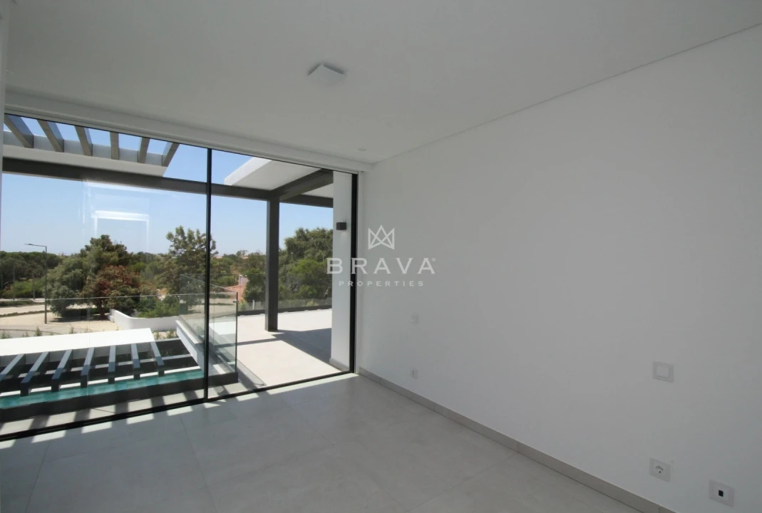 Moradia T4 para Venda em Albufeira e Olhos de Água Foto 29