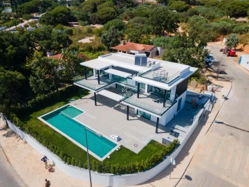 Moradia T4 para Venda em Albufeira e Olhos de Água
