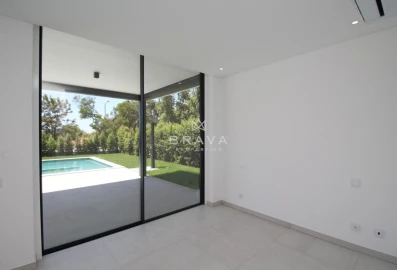 Moradia T4 para Venda em Albufeira e Olhos de Água