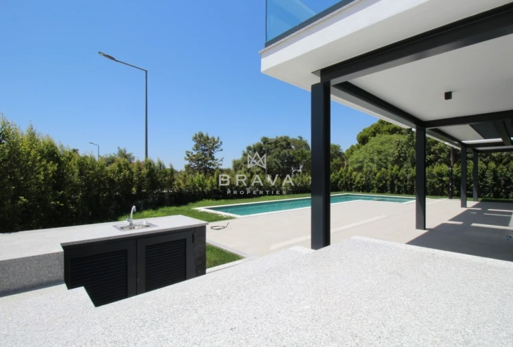 Moradia T4 para Venda em Albufeira e Olhos de Água Foto 13