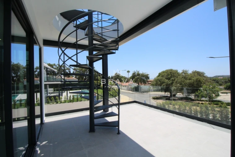 Moradia T4 para Venda em Albufeira e Olhos de Água Foto 28