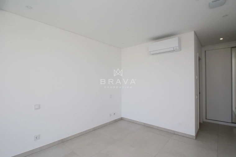 Moradia T4 para Venda em Albufeira e Olhos de Água Foto 48