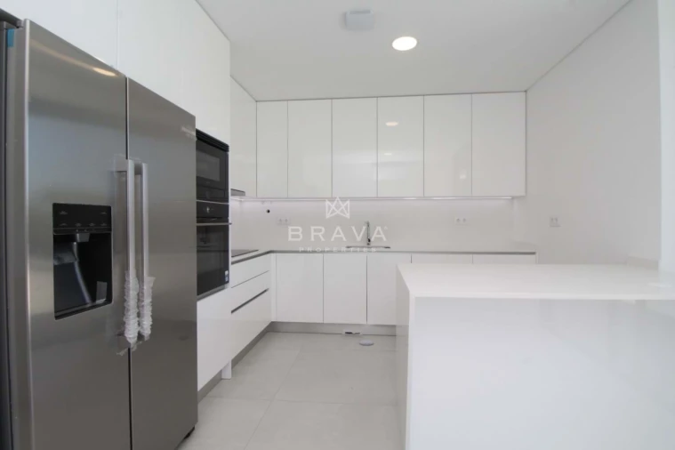Moradia T4 para Venda em Albufeira e Olhos de Água Foto 16