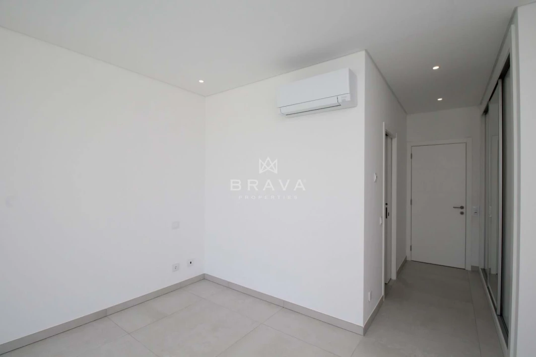 Moradia T4 para Venda em Albufeira e Olhos de Água Foto 23