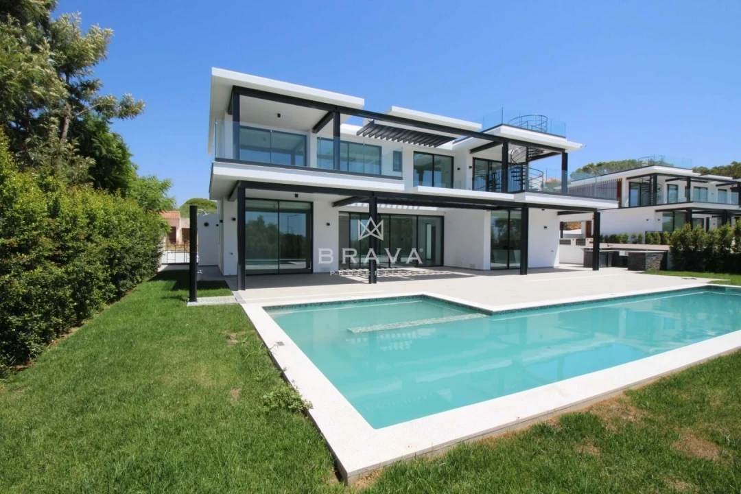 Moradia T4 para Venda em Albufeira e Olhos de Água Foto 8