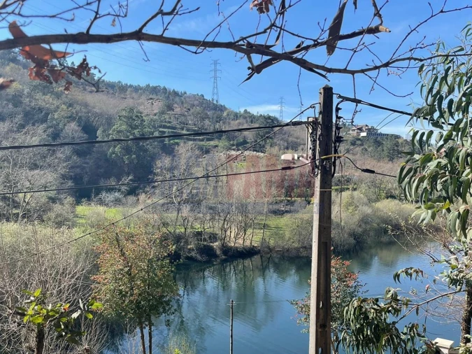 Terreno para Venda em Caniçada e Soengas Foto 2