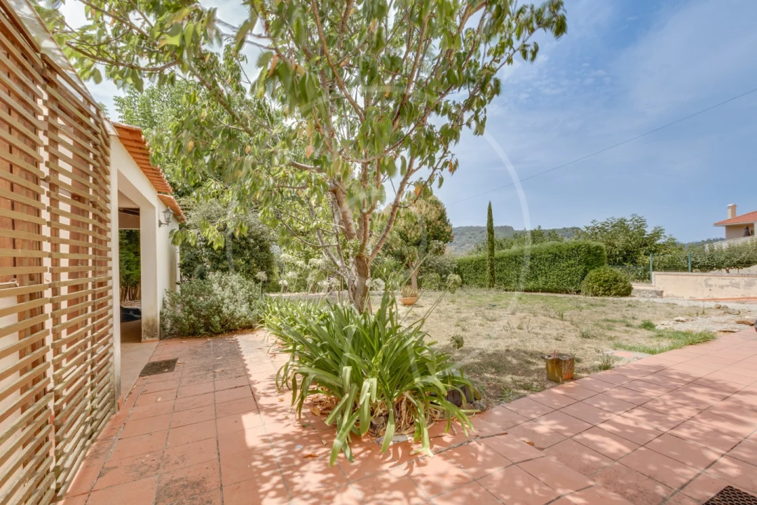 Moradia T4 para Venda em Santo Quintino Foto 42