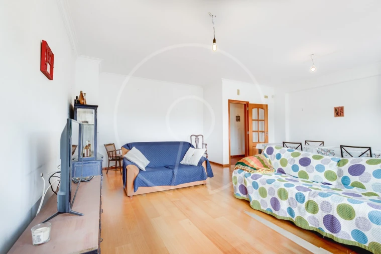 Moradia T4 para Venda em Santo Quintino Foto 9