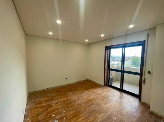 Apartamento T4 para Venda em Paredes Foto 11