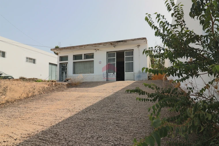 Armazém para Venda em Loule (São Sebastião)