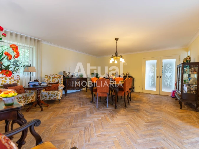 Moradia T4 para Venda em Infias Foto 14