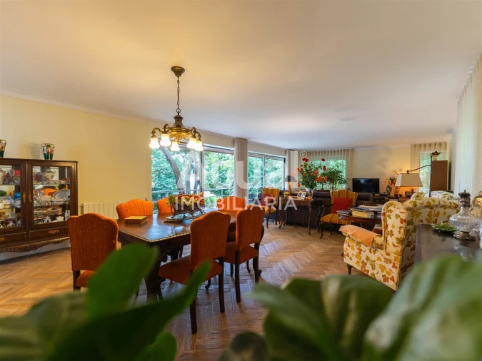 Moradia T4 para Venda em Infias Foto 11