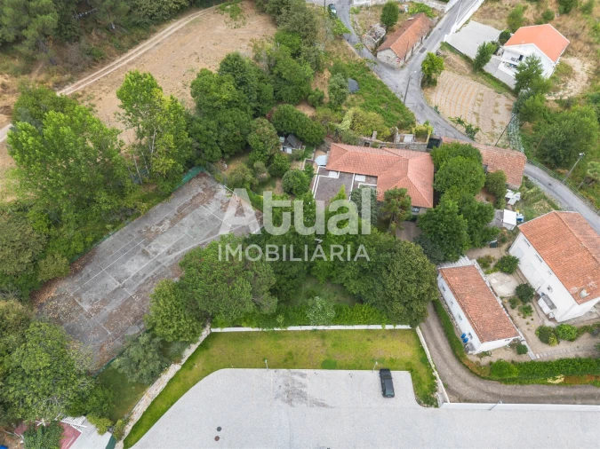 Moradia T4 para Venda em Infias Foto 6