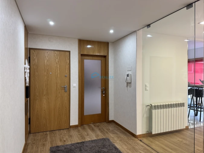 Apartamento T3 para Venda em Mateus Foto 3