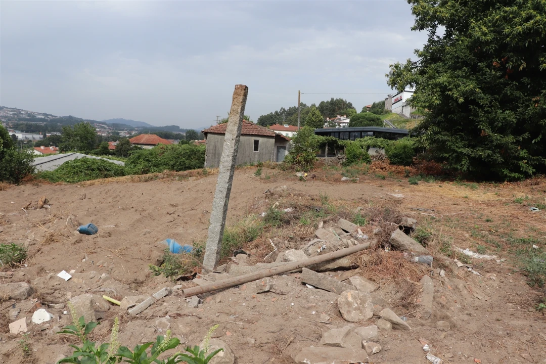Terreno para Venda em São Tomé de Negrelos Foto 3
