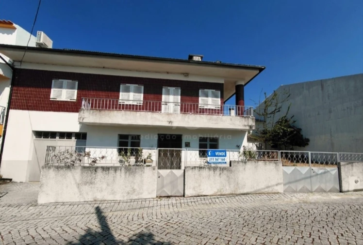 Moradia T5 para Venda em Lagoaça e Fornos Foto 1