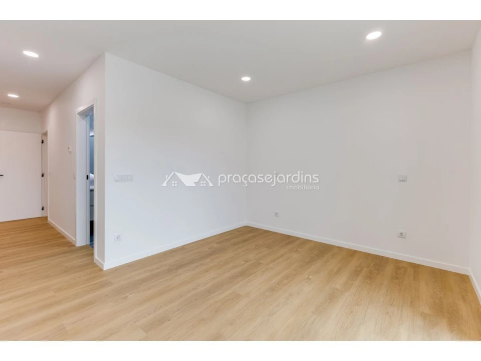 Moradia T4 para Venda em Maceira Foto 13