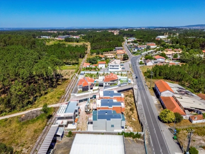 Moradia T4 para Venda em Maceira Foto 9