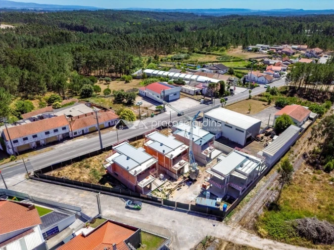 Moradia T4 para Venda em Maceira Foto 3