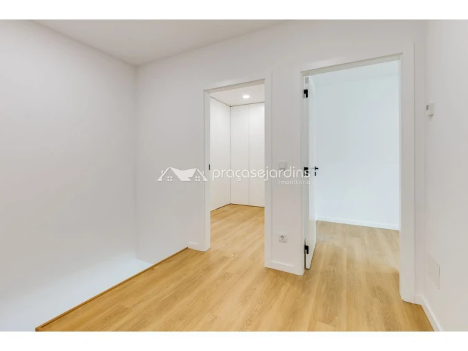 Moradia T4 para Venda em Maceira Foto 10