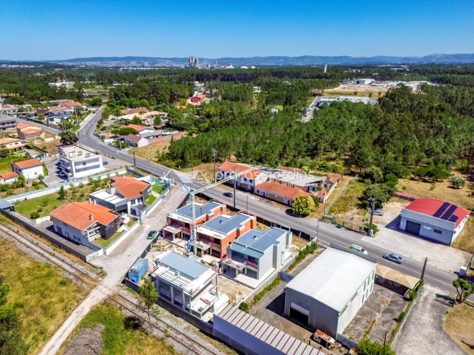 Moradia T4 para Venda em Maceira Foto 10