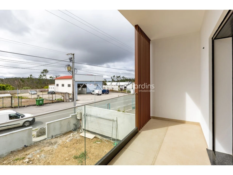 Moradia T4 para Venda em Maceira Foto 16
