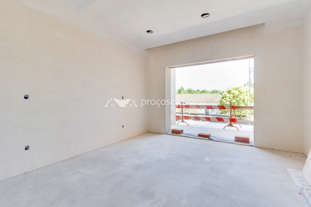 Moradia T4 para Venda em Maceira Foto 19