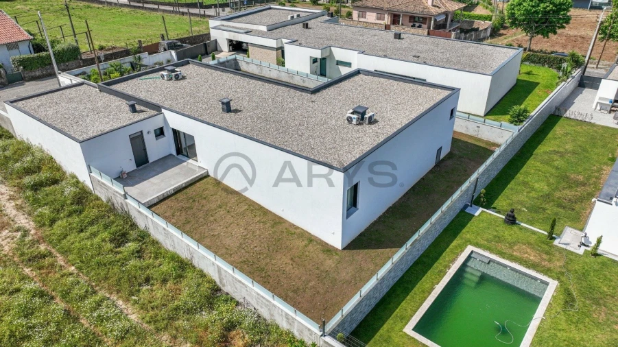 Moradia T3 para Venda em Merelim (São Paio), Panoias e Parada de Tibães Foto 2