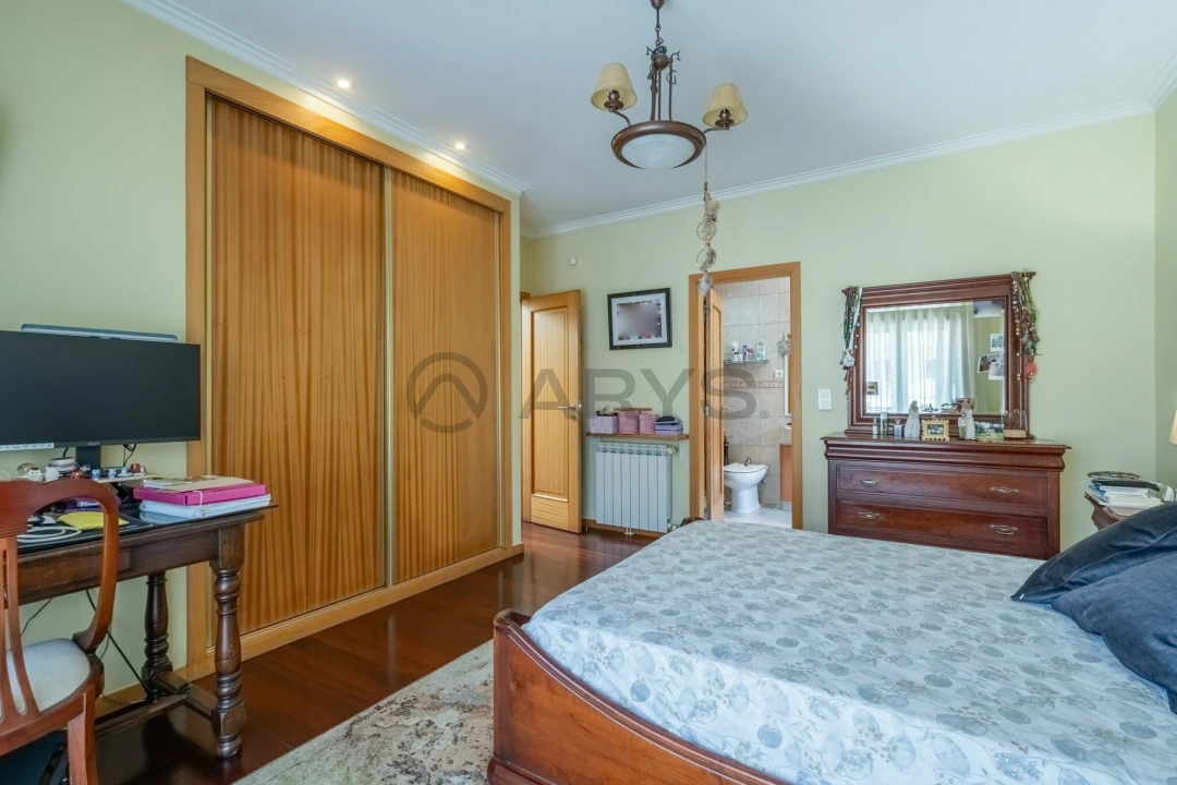 Moradia T3 para Venda em Loureira Foto 8