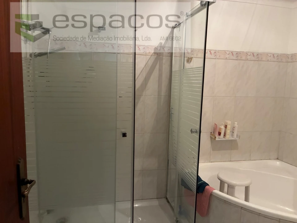 Moradia T3 para Venda em Telhado Foto 11