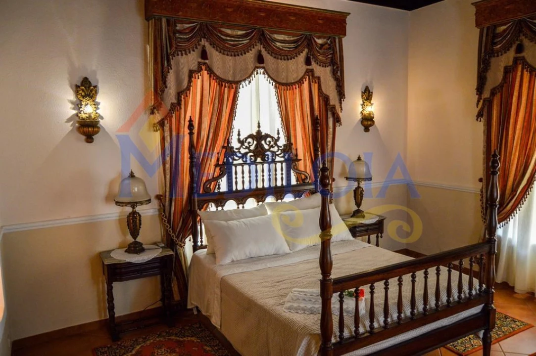 Moradia T6 para Venda em Silves Foto 11