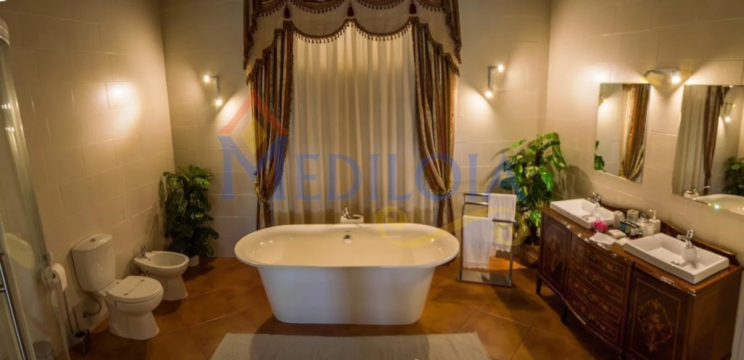 Moradia T6 para Venda em Silves Foto 16