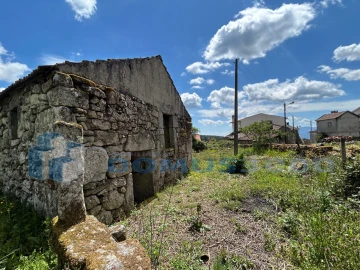 Moradia para Venda em Mouçós e Lamares