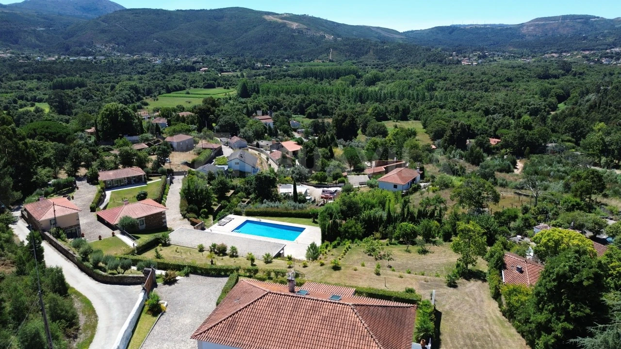 Quinta T12 para Venda em Vilar de Mouros Foto 2