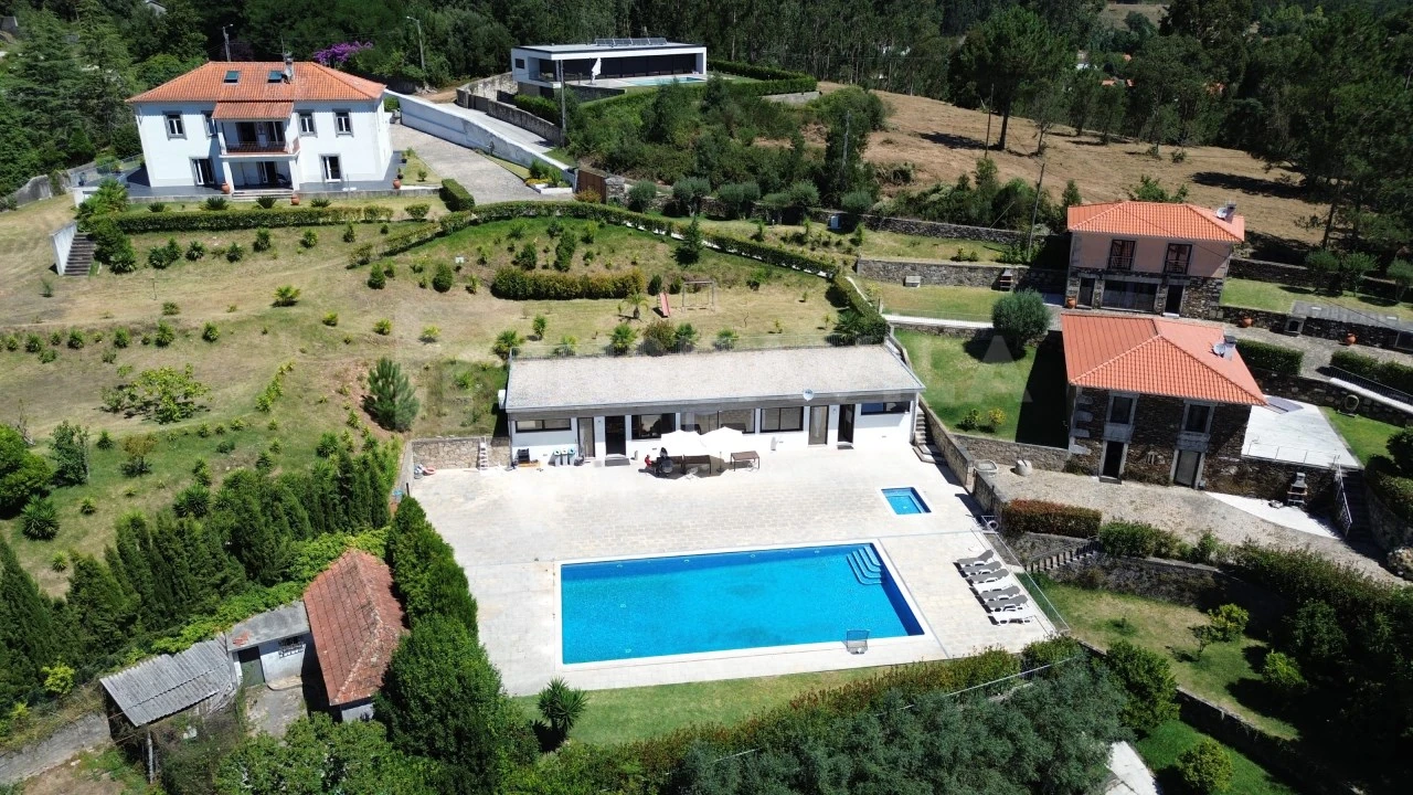 Quinta T12 para Venda em Vilar de Mouros Foto 8