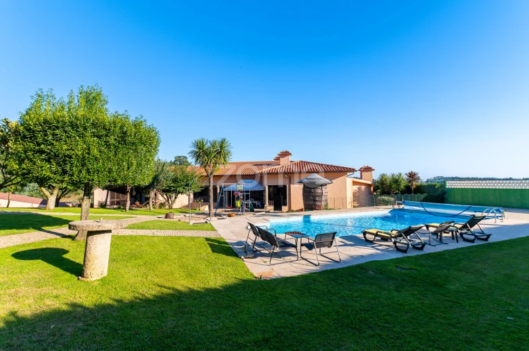 Moradia T5 para Venda em Raimonda Foto 42