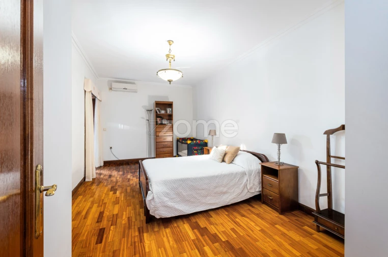 Moradia T5 para Venda em Raimonda Foto 60