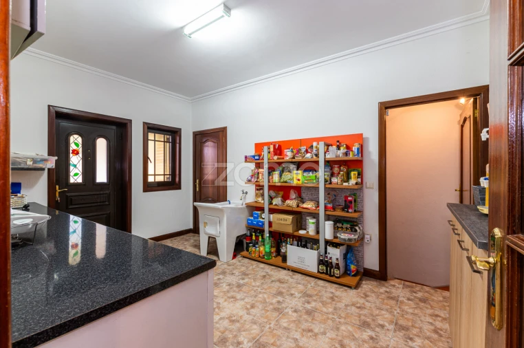 Moradia T5 para Venda em Raimonda Foto 75