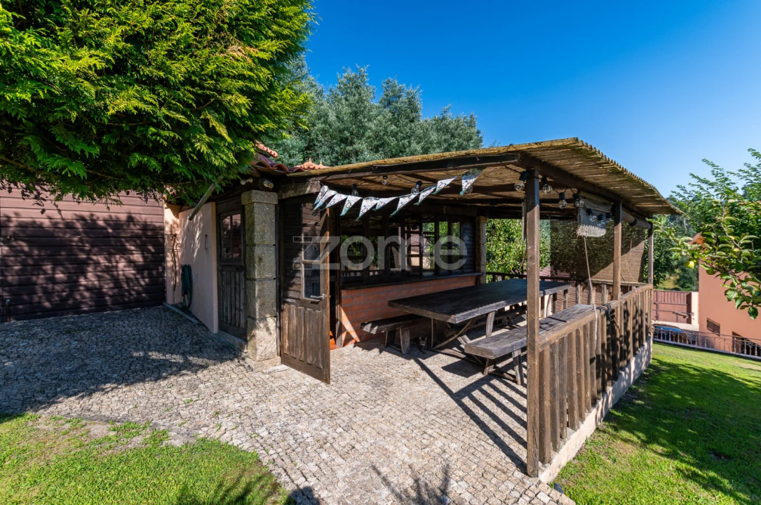 Moradia T5 para Venda em Raimonda Foto 7