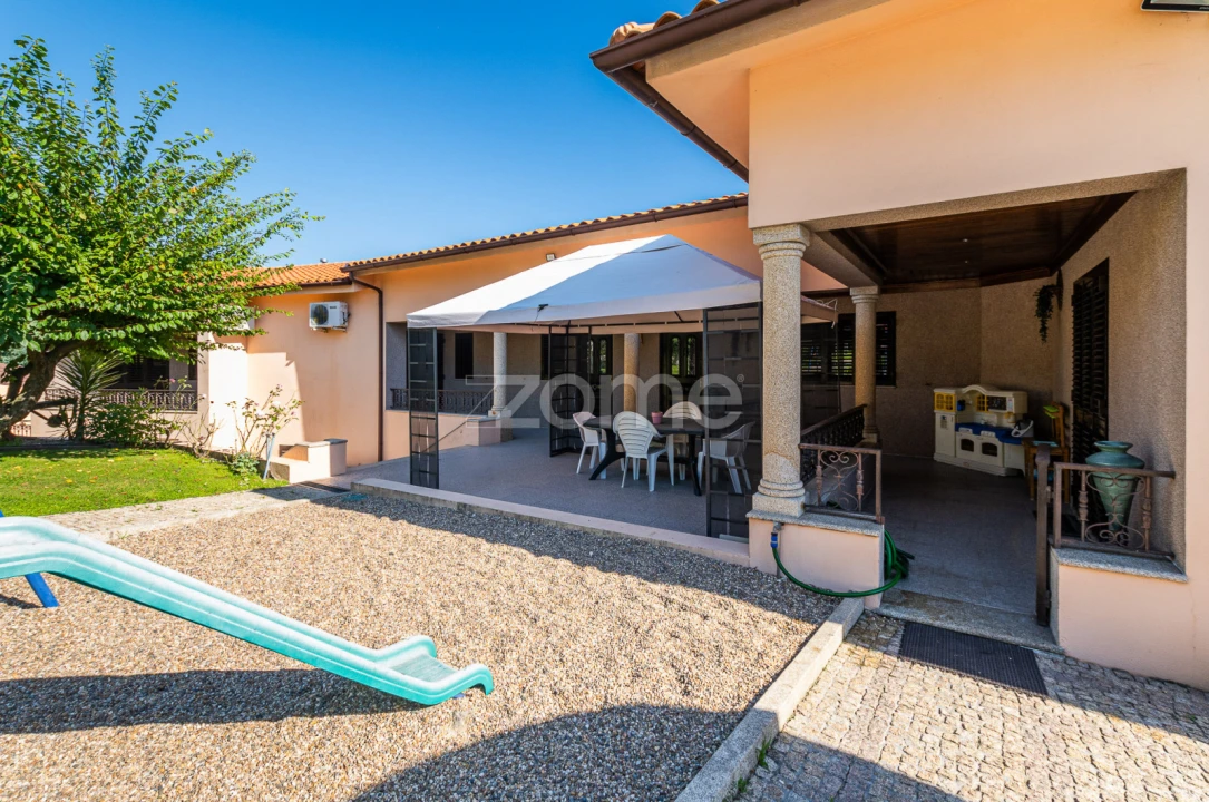 Moradia T5 para Venda em Raimonda Foto 17