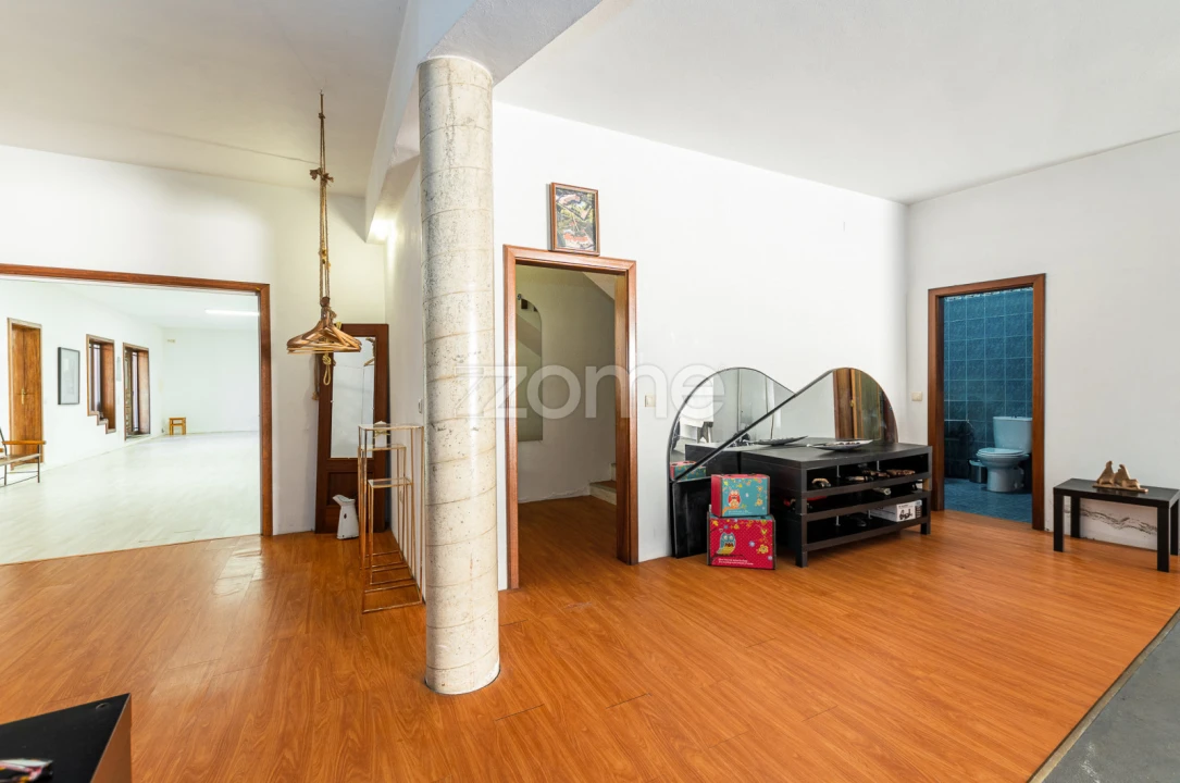 Moradia T5 para Venda em Raimonda Foto 29