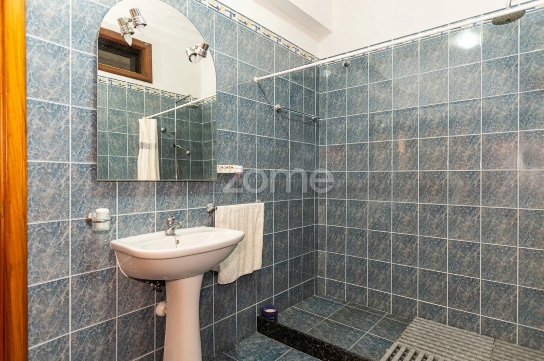 Moradia T5 para Venda em Raimonda Foto 32