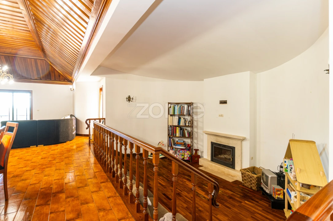 Moradia T5 para Venda em Raimonda Foto 34