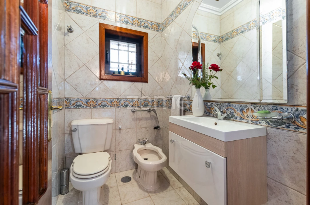 Moradia T5 para Venda em Raimonda Foto 46