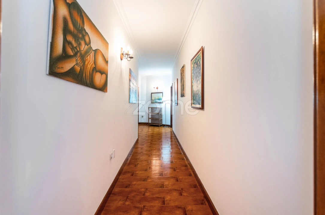 Moradia T5 para Venda em Raimonda Foto 48