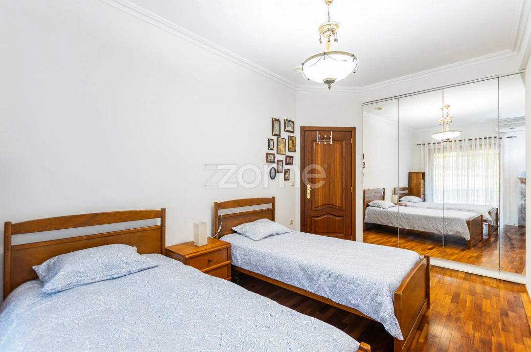 Moradia T5 para Venda em Raimonda Foto 54