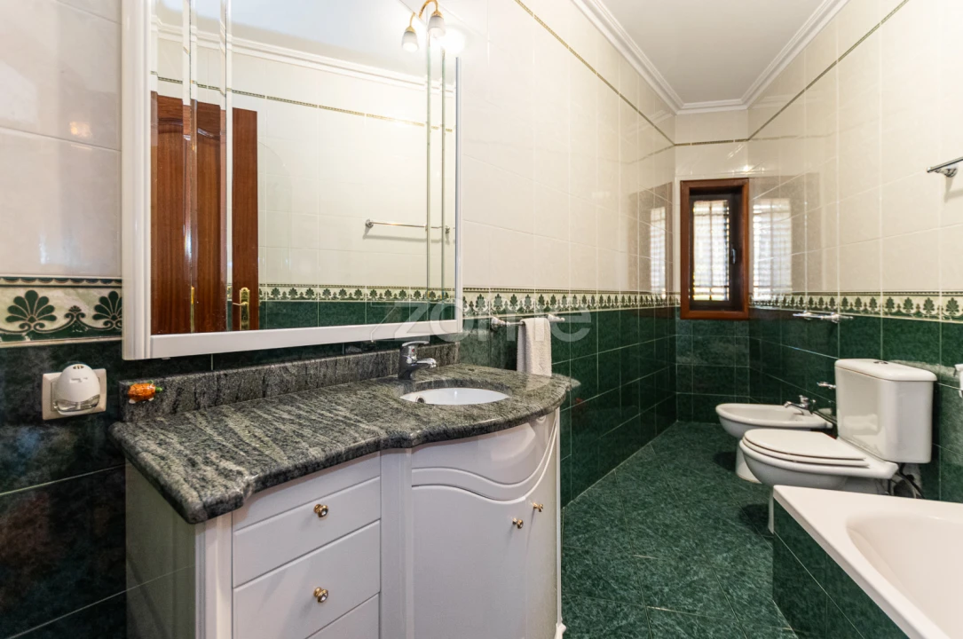 Moradia T5 para Venda em Raimonda Foto 55