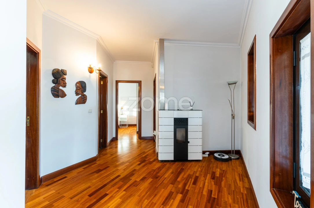 Moradia T5 para Venda em Raimonda Foto 69