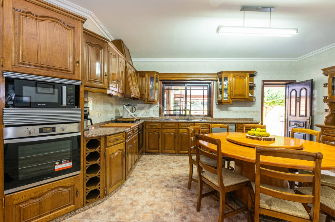 Moradia T5 para Venda em Raimonda Foto 74